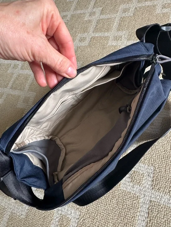 Bellroy Sling Crossbody Bag Navy Everyday Casual Travel Minimalist EDC OS - Picture 5 of 15